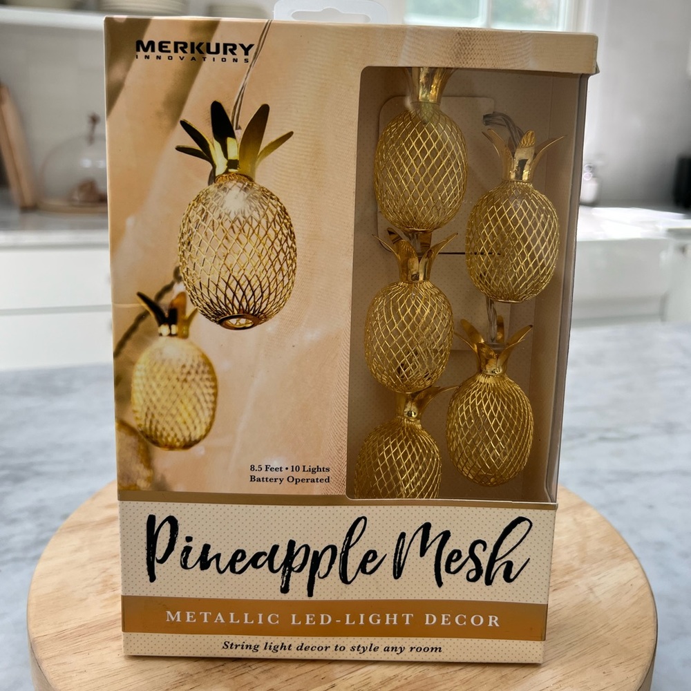 Pineapple string lights